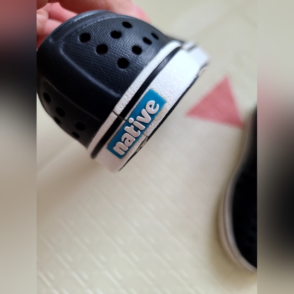 Native Shoes🖤 - Picture 5 of 9